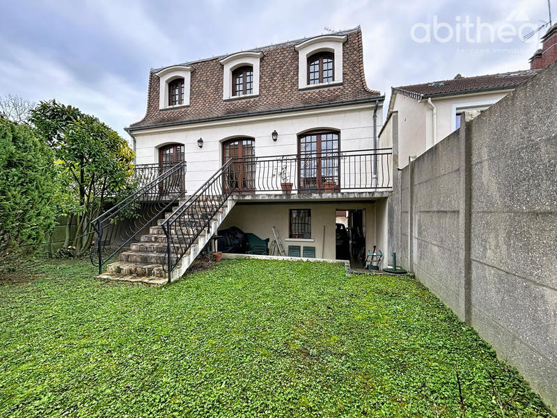 Maison - 137 m² - 6 pièces