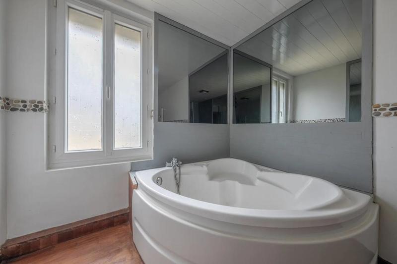 Maison - 200 m² - 6 pièces