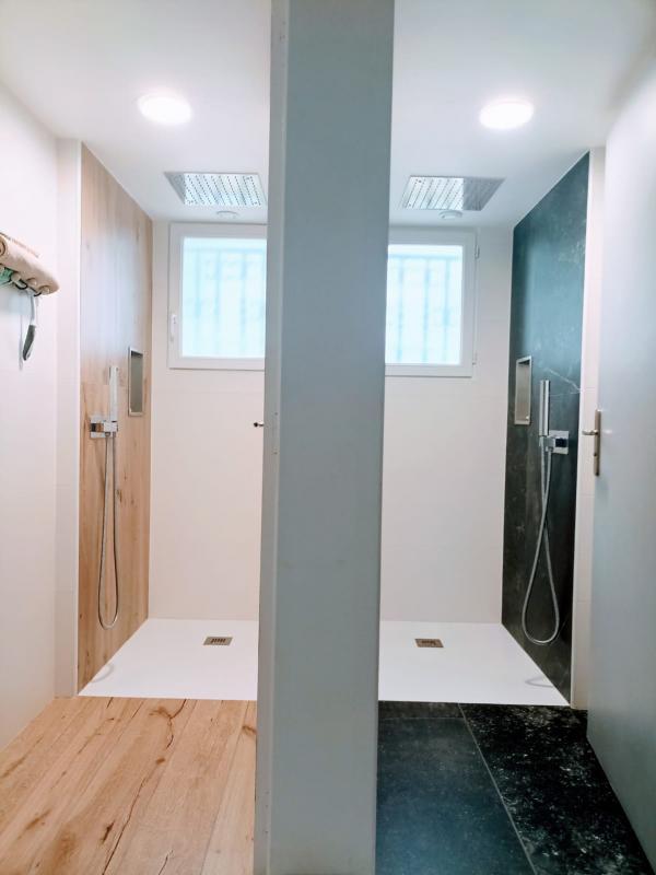 Maison - 220 m² - 10 pièces