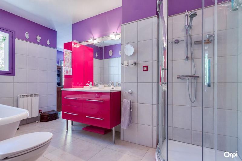 Maison - 246 m² - 7 pièces