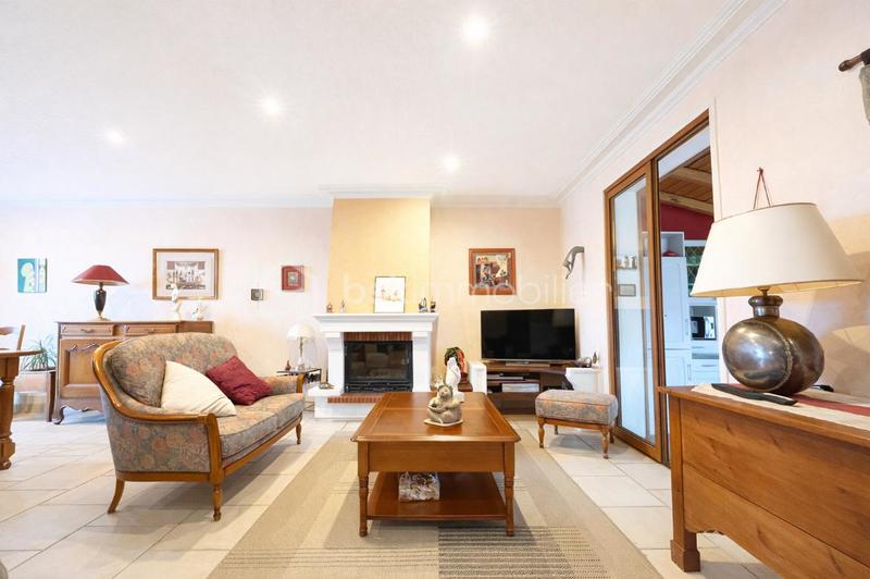 Maison traditionnelle - 107 m² - 6 pièces