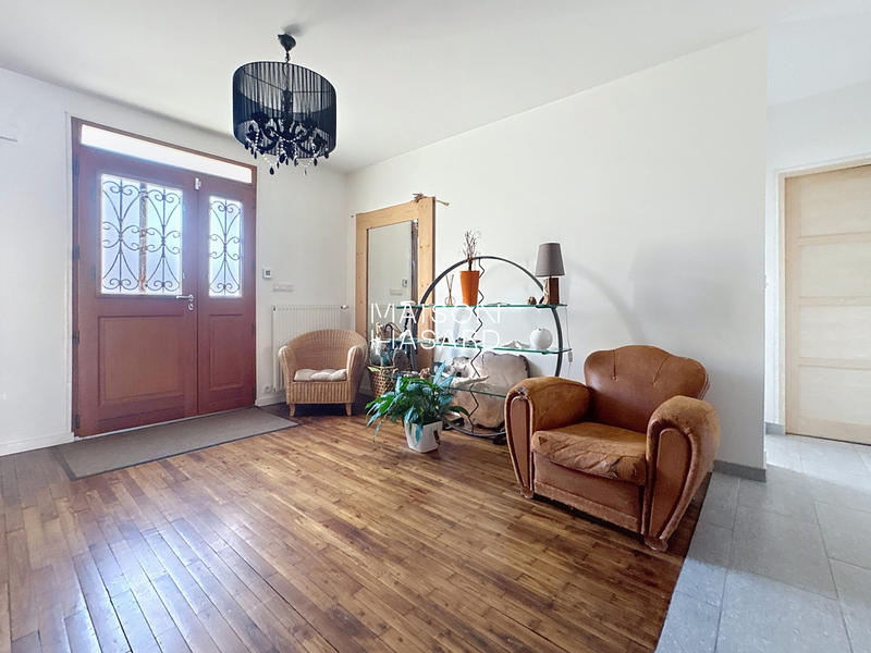 Maison - 199 m² - 9 pièces