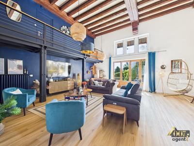 Maison - 225 m² - 8 pièces