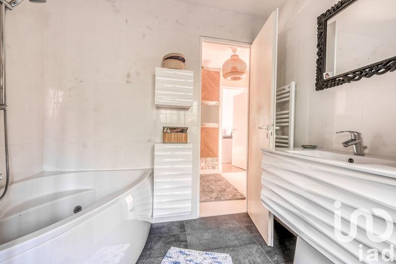 Maison - 141 m² - 6 pièces