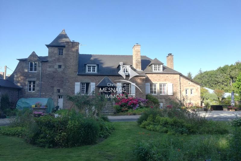 Demeure - 270 m² - 10 pièces