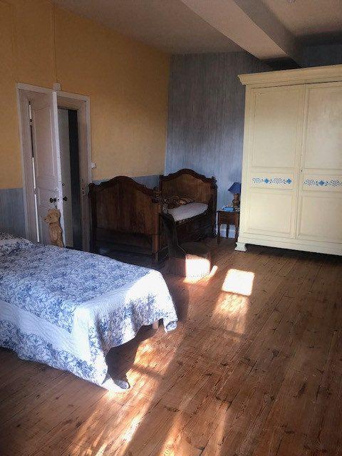 Maison traditionnelle - 165 m² - 6 pièces