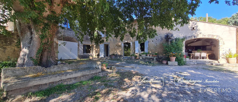 Maison - 381 m² - 16 pièces