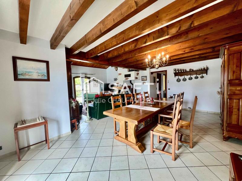 Maison - 185 m² - 7 pièces