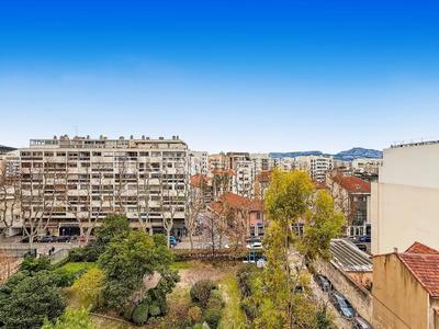 Appartement - 72 m² - 2 pièces