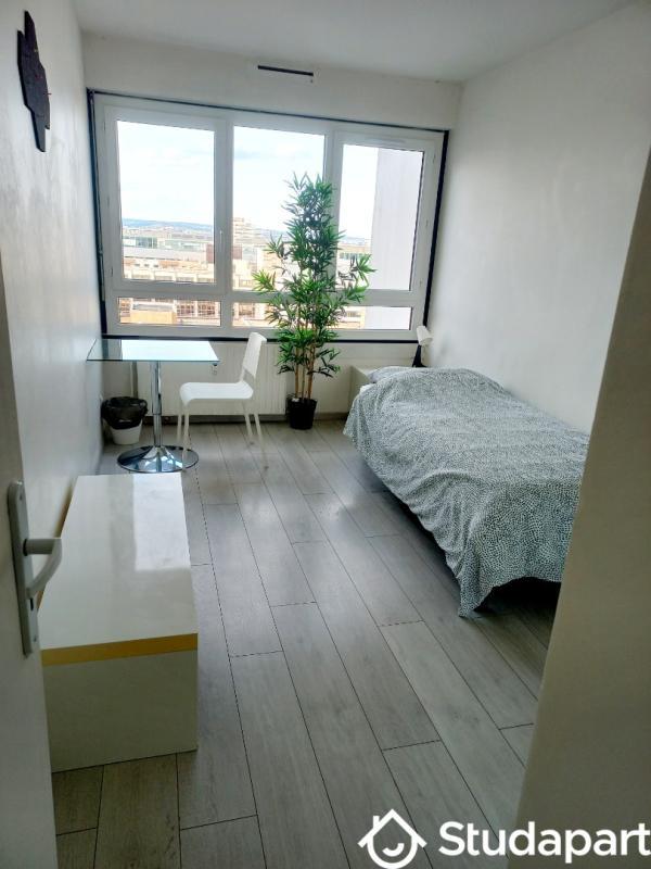 Chambre - 11 m² - 1 pièce