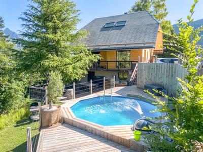 Maison - 166 m² - 8 pièces