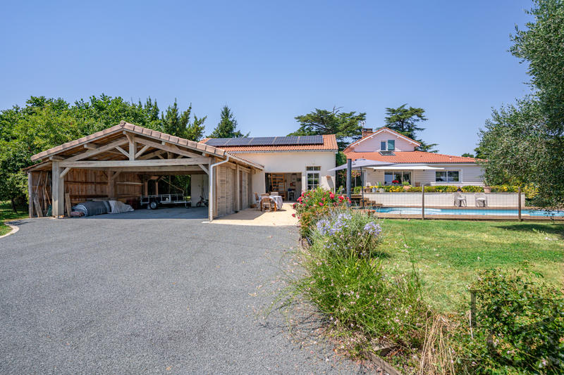 Maison - 196 m² - 5 pièces