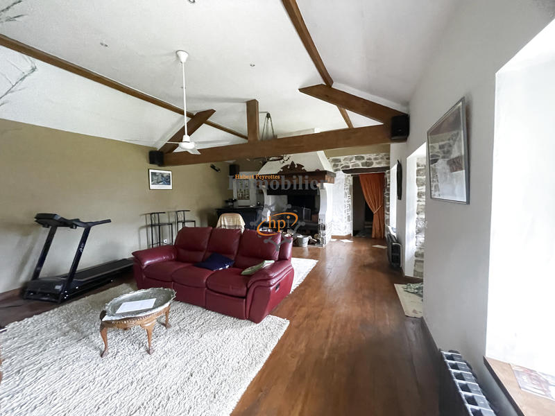 Maison - 233 m² - 8 pièces