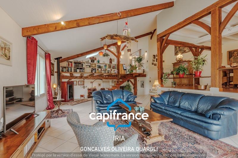 Propriété - 360 m² - 10 pièces