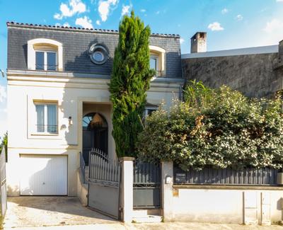 Maison - 200 m² - 8 pièces