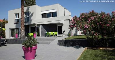 Maison - 218 m² - 7 pièces