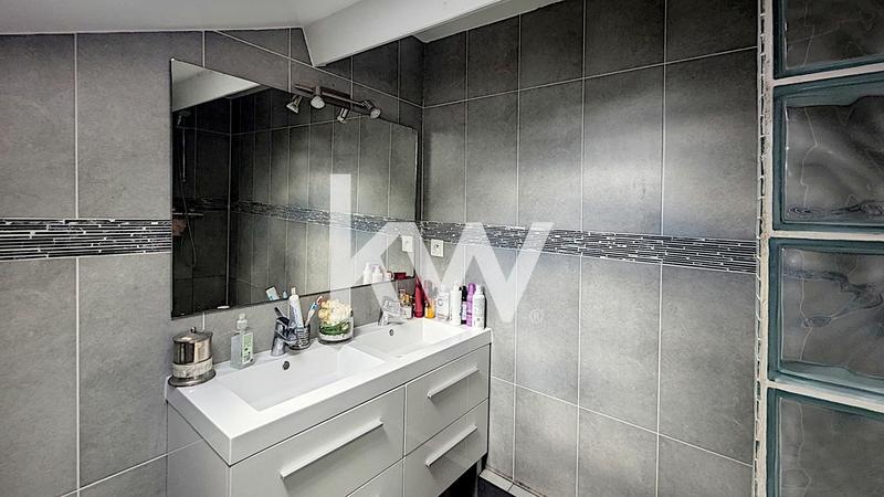 Maison - 138 m² - 6 pièces