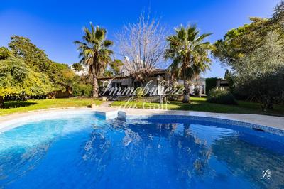 Maison - 215 m² - 5 pièces