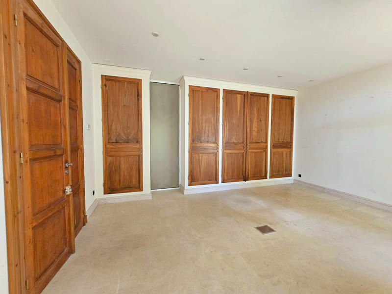 Maison - 446 m² - 14 pièces