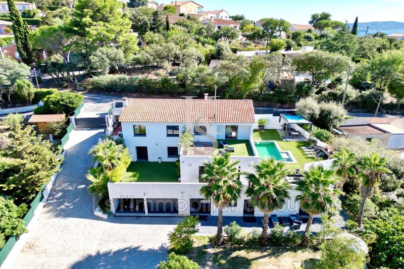 Villa - 297 m² - 9 pièces
