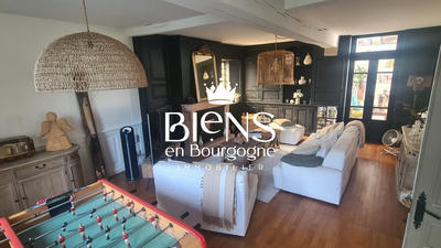 Maison - 259 m² - 8 pièces