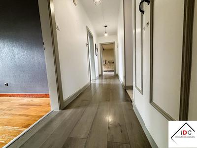 Maison - 165 m² - 9 pièces