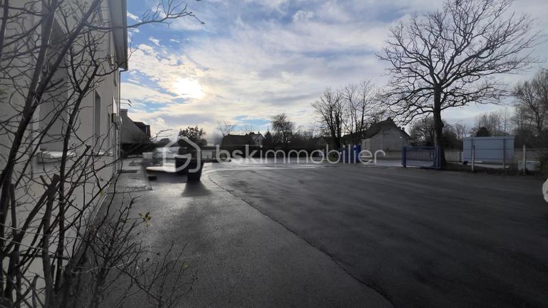 Local commercial - 200 m² - 5 pièces