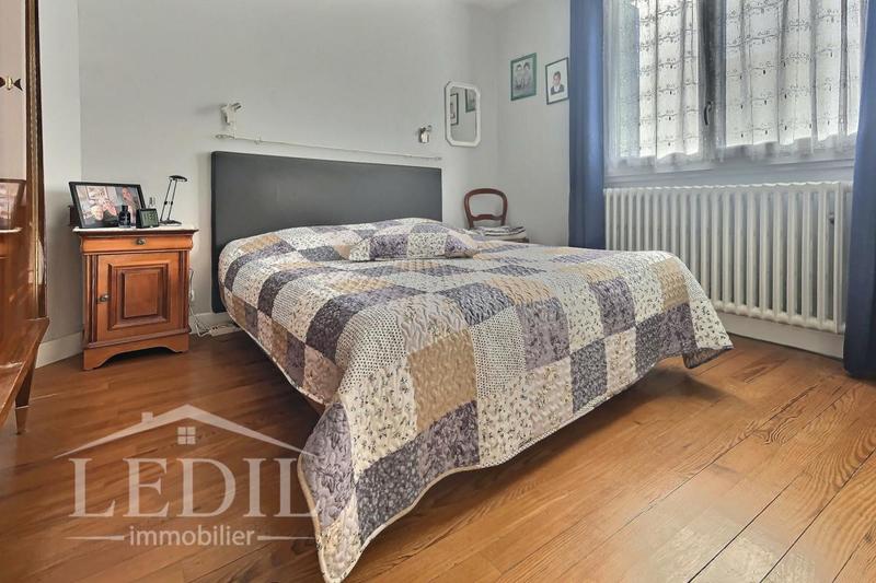 Maison - 224 m² - 7 pièces