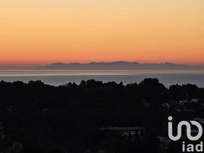 Maison - 250 m² - 9 pièces