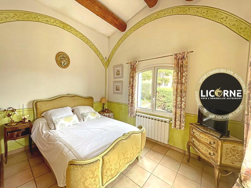 Maison - 180 m² - 8 pièces