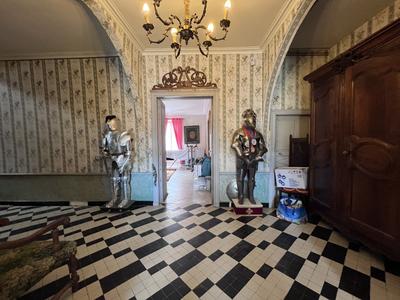 Maison - 275 m² - 10 pièces