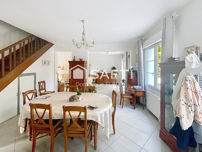 Maison - 252 m² - 8 pièces