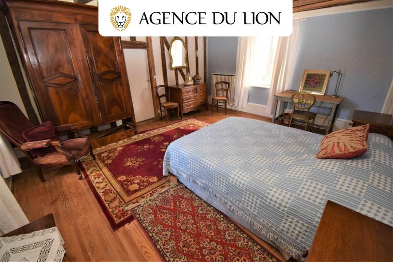 Maison - 219 m² - 7 pièces