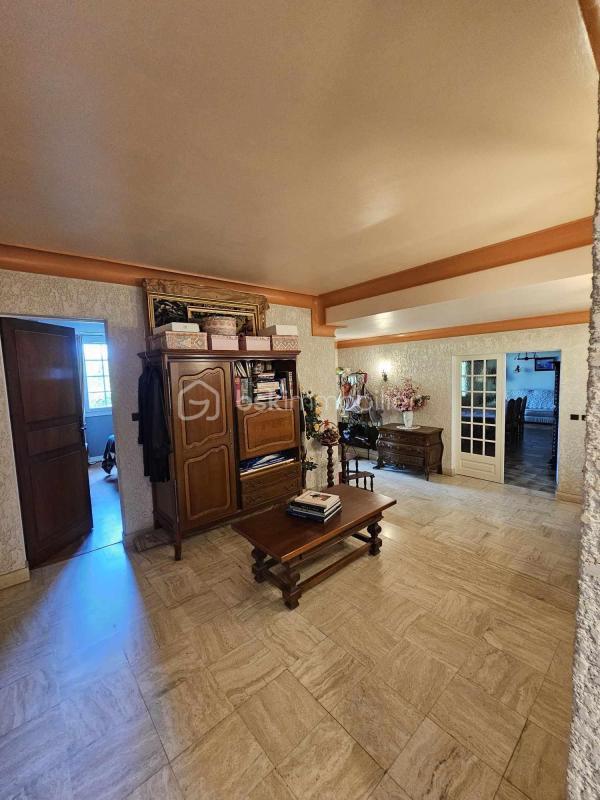 Propriété - 190 m² - 6 pièces