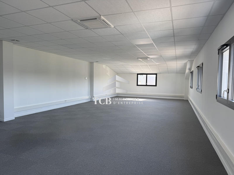 Local d'activités - 2 620 m²