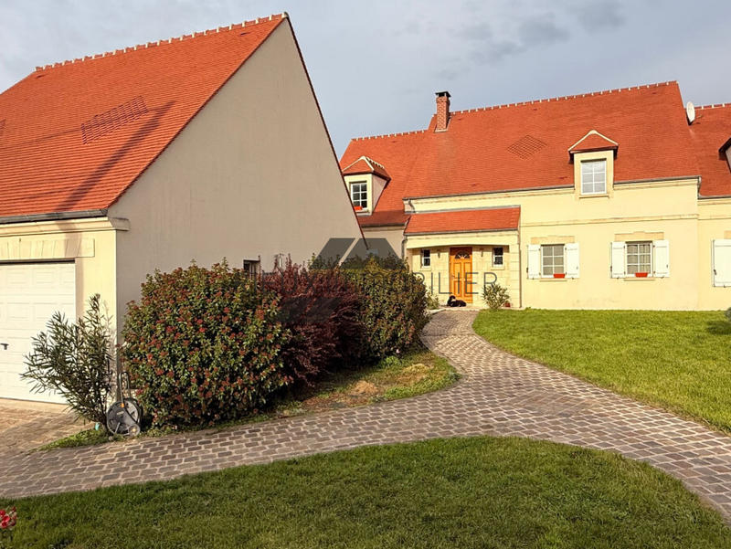 Propriété - 235 m² - 7 pièces