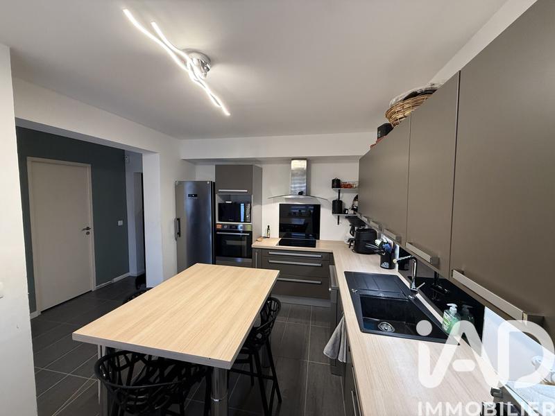 Maison - 179 m² - 7 pièces