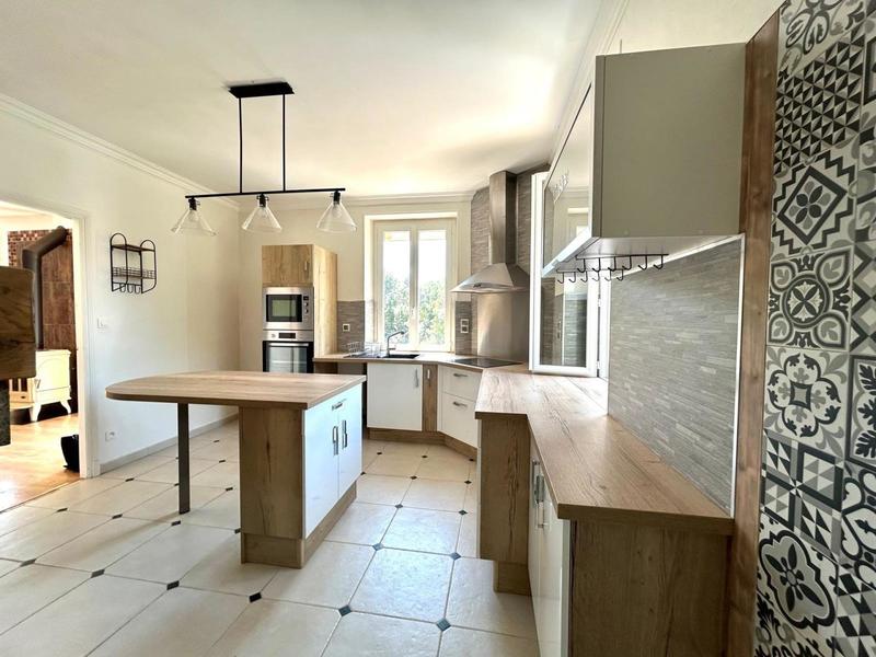Maison - 188 m² - 7 pièces
