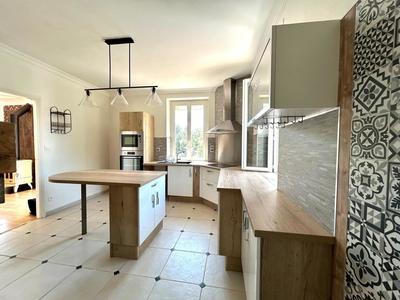 Maison - 188 m² - 7 pièces