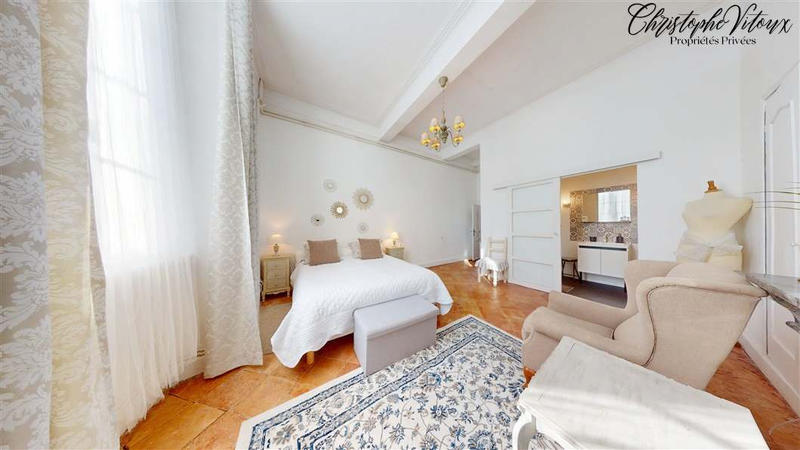 Maison - 288 m² - 8 pièces