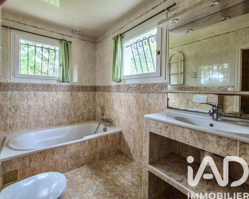 Maison - 200 m² - 7 pièces