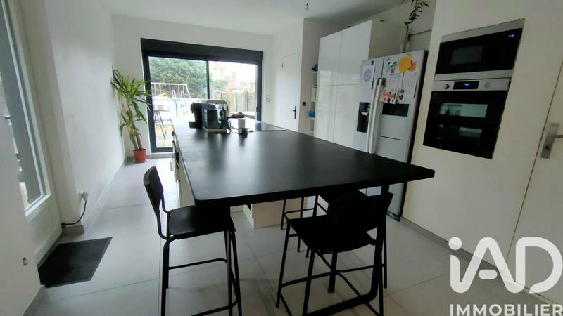 Maison - 111 m² - 5 pièces