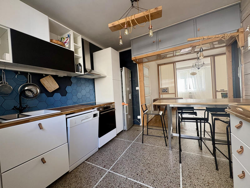 Appartement - 97 m² - 5 pièces