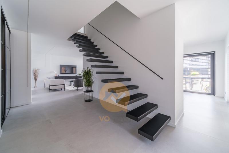 Maison contemporaine - 161 m² - 6 pièces