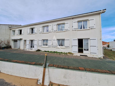 Maison - 249 m² - 12 pièces