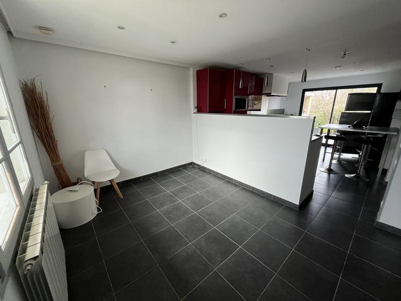 Villa - 216 m² - 9 pièces