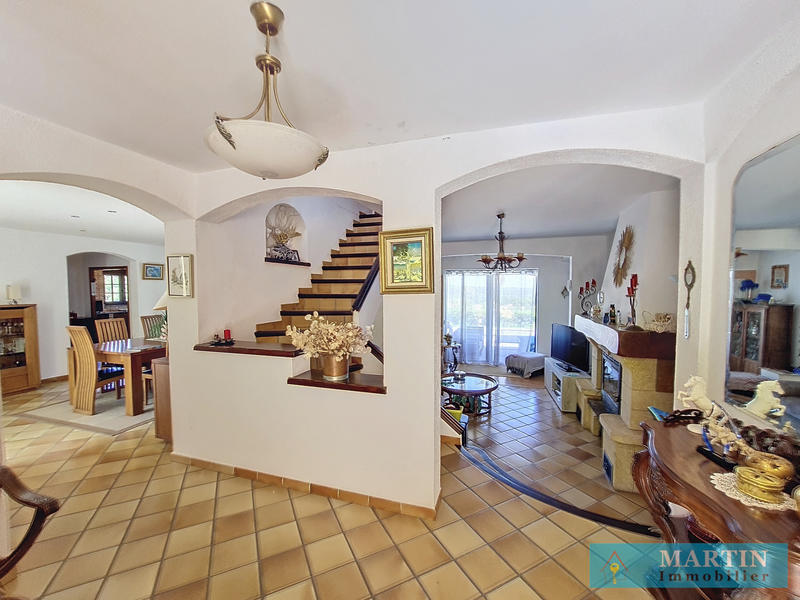 Villa - 185 m² - 9 pièces