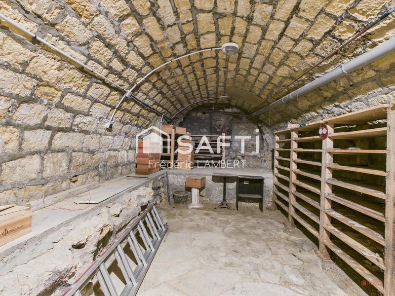 Maison - 255 m² - 11 pièces