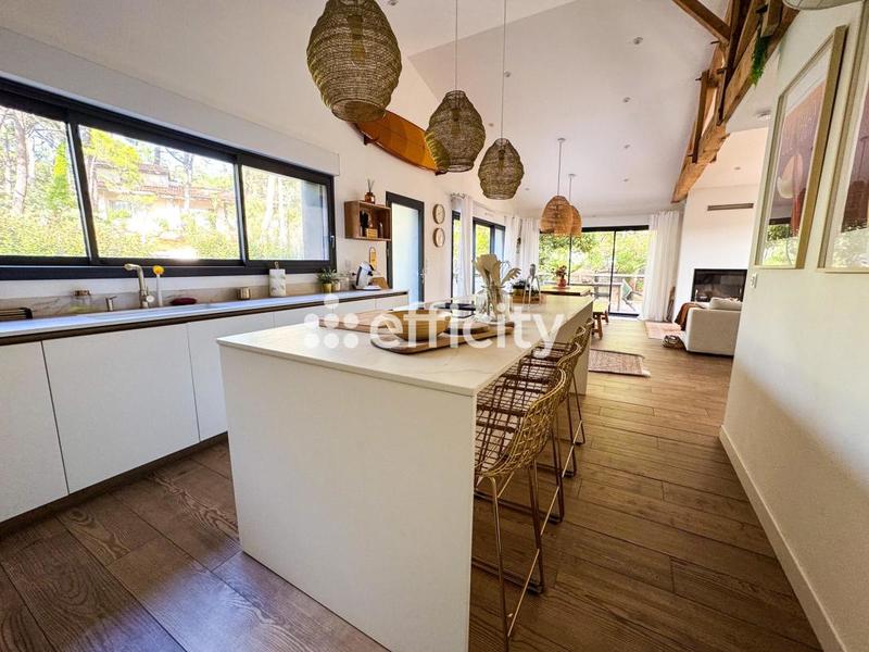 Maison - 140 m² - 5 pièces