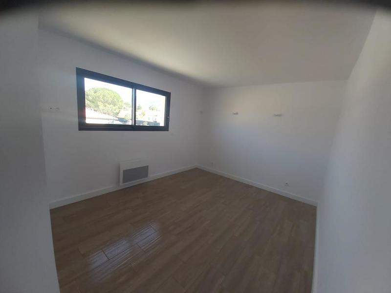 Maison - 600 m² - 4 pièces